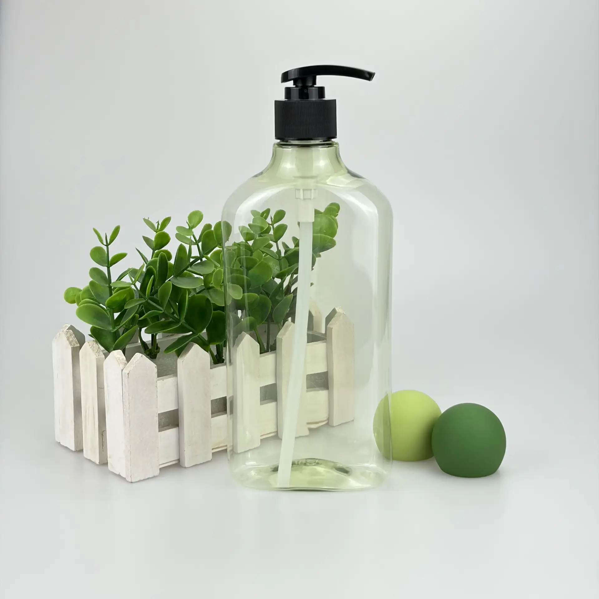 500ml Semi Transparent Green PET Flat Bottle Luxury Leak Proof PET Pump Bottle For Lotion Body Wash Shampoo