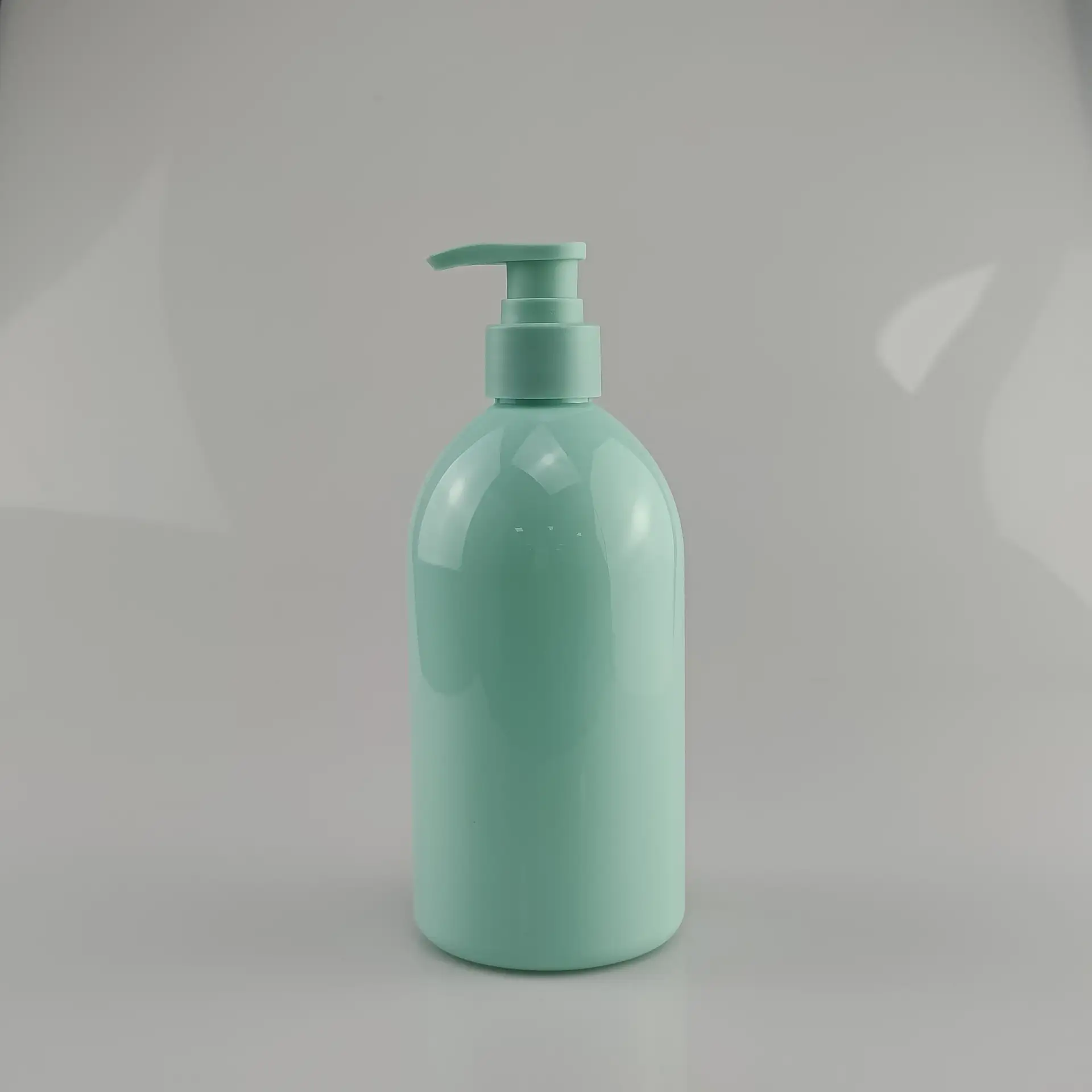 Matte Mint Green 500ml PET Plastic Lotion Pump Bottle Refillable For Shampoo Body Wash Bathroom