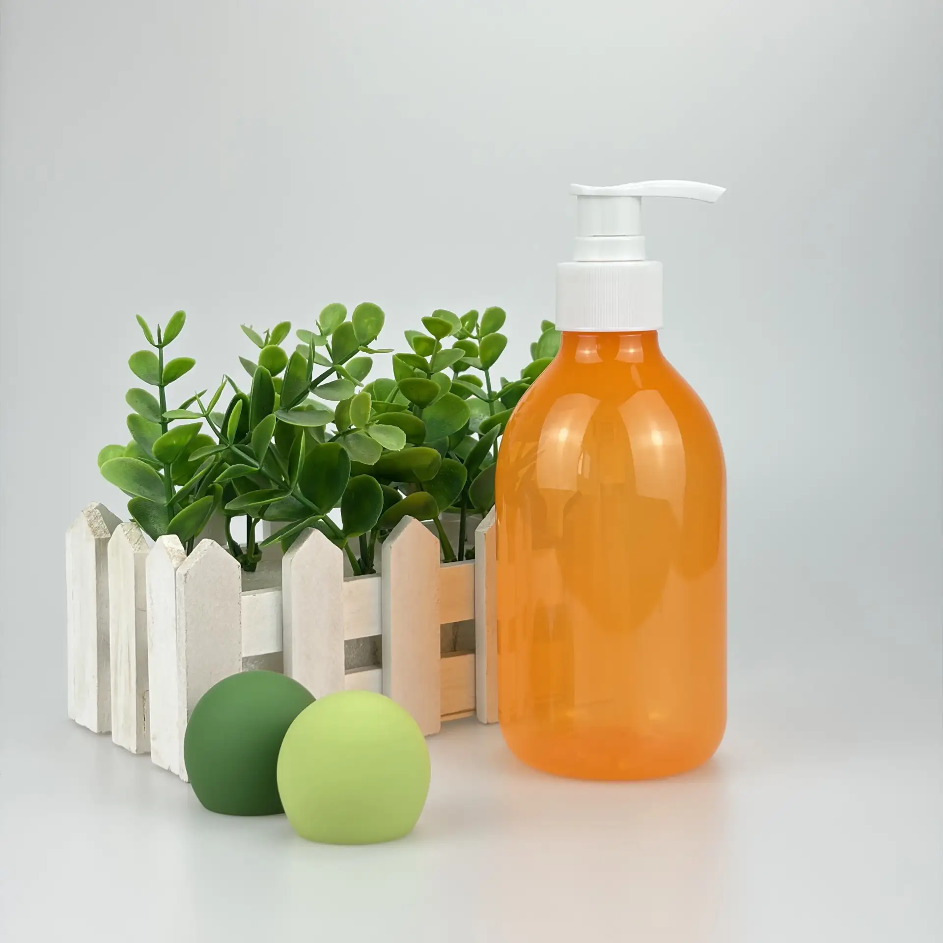 300ml Bright Orange Glossy PET Bottle Hot Sale Empty PET Vessel For Shampoo Body Wash Lotion Storage