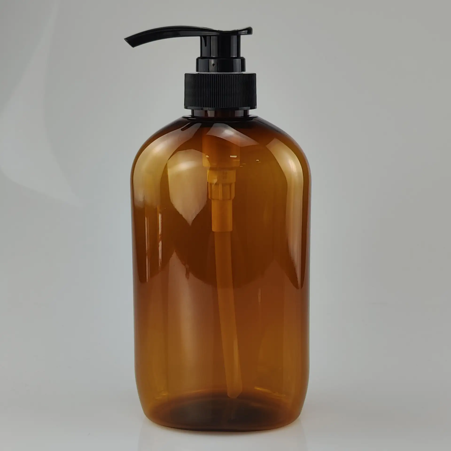 UV Protection High-End Trendy Amber 600ml Flat PET Pump Bottle For Shampoo Body Wash