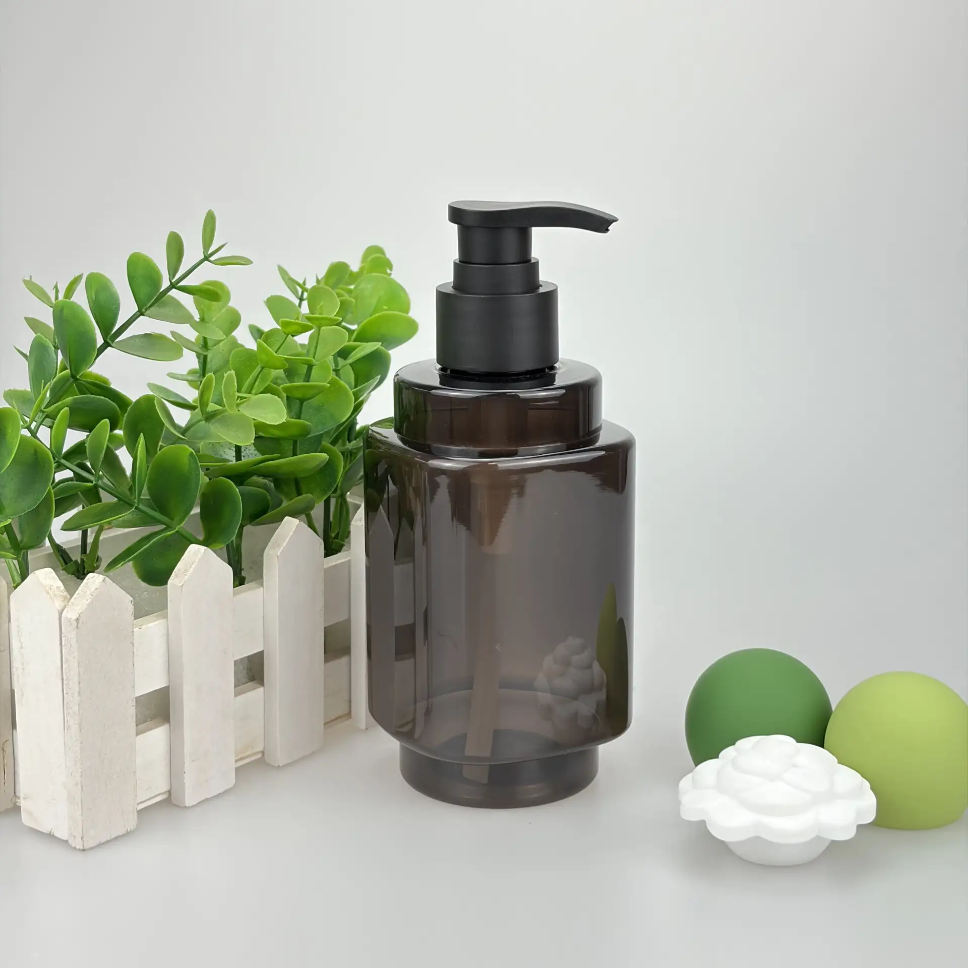 300ml Transparent Black PET Refillable Pump Sprayer Bottle For Cosmetic Hand Soap Shampoo Packaging
