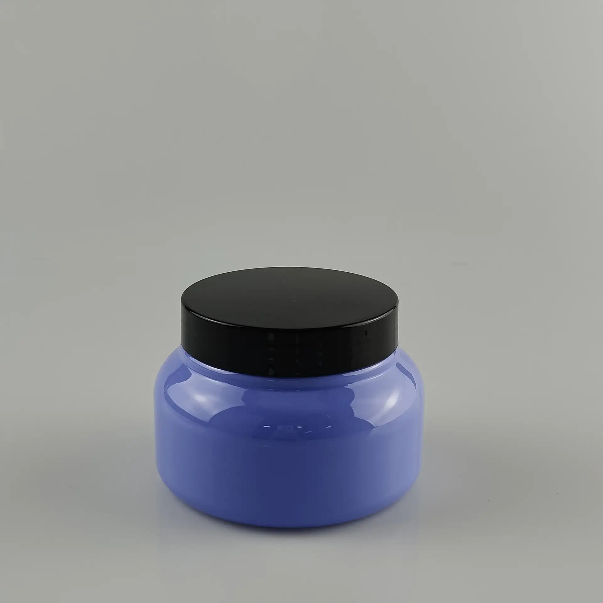 Matte violet wide mouth 250ml plastic cream jar with black screw lid, customizable logo, for body butter and face mask packaging