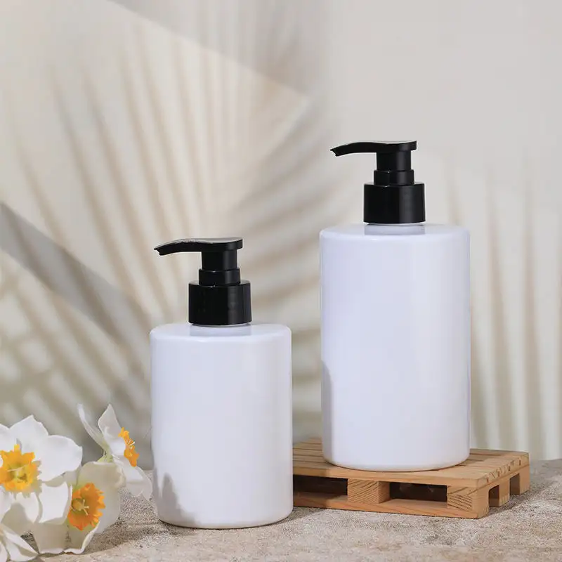 300ml White Pet Plastic Flat Shoulder Round Bottle with Pump for Shampoo Body Wash Lotion
