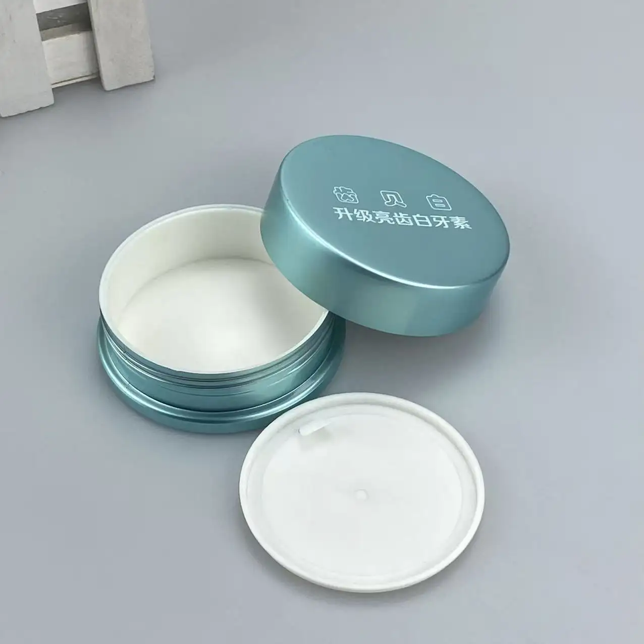 Custom metallic teal food grade PP tooth powder jar with screw lid and inner plug for teeth whitening dental powder packaging