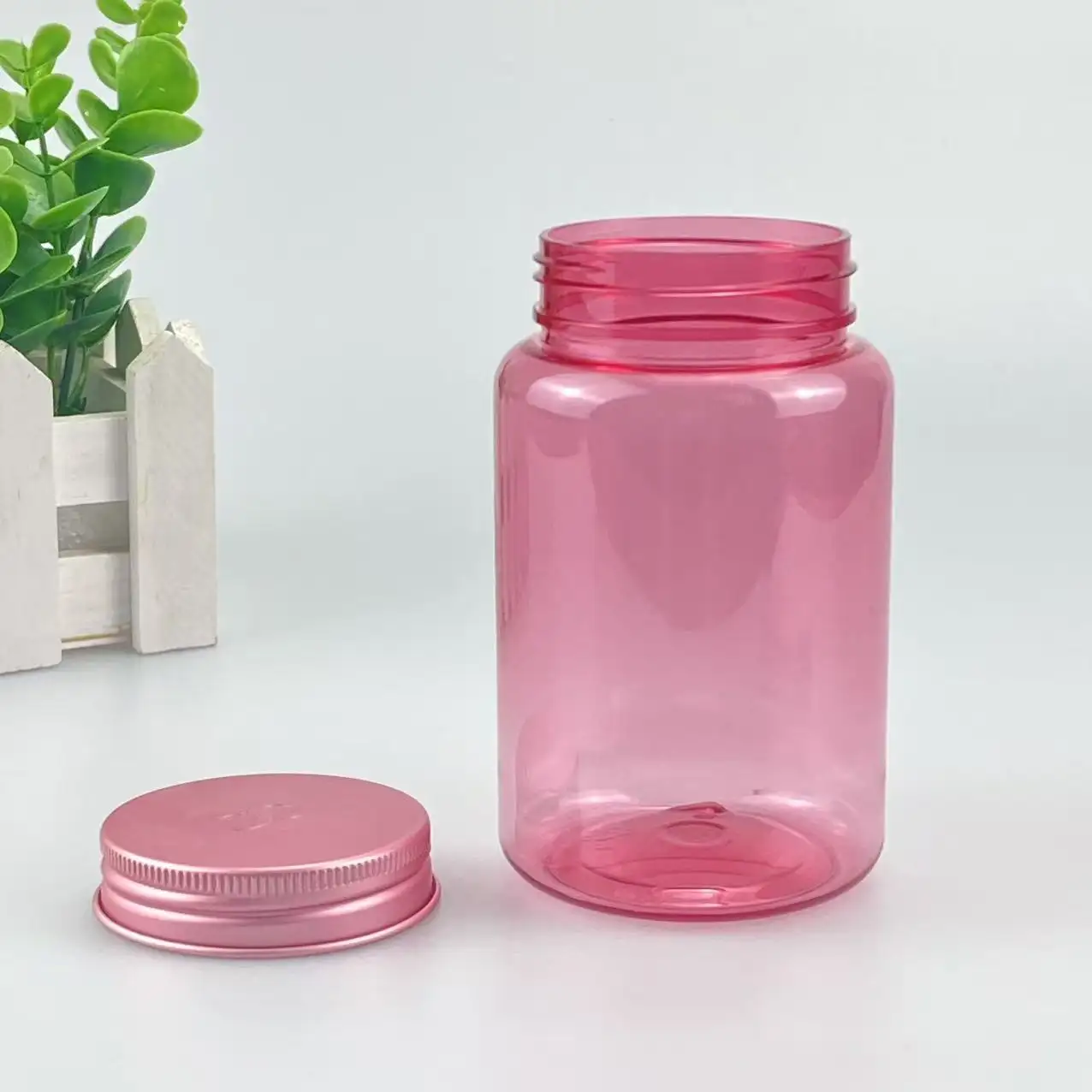 Industrial use pink transparent PET plastic jar with screw lid for powder, granule and sample storage