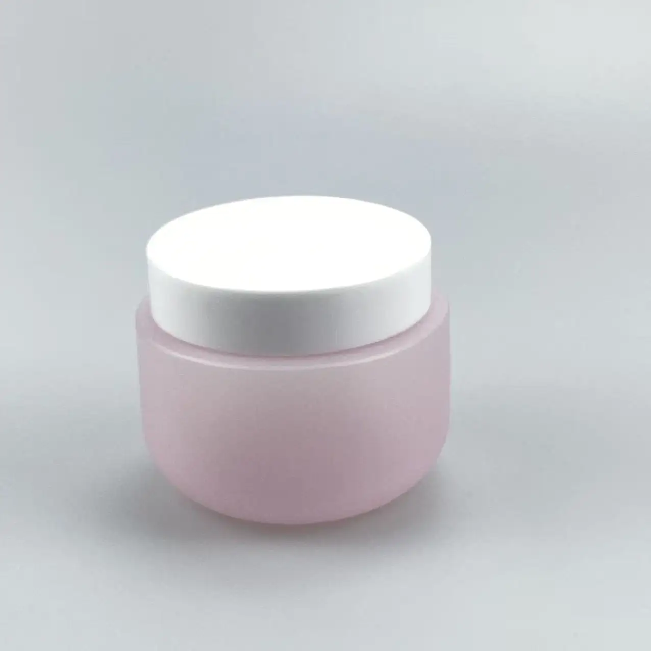 This custom matte PP cosmetic cream jar is made of high-quality food grade PP plastic, safe and non-toxic for storing various cosmetics.