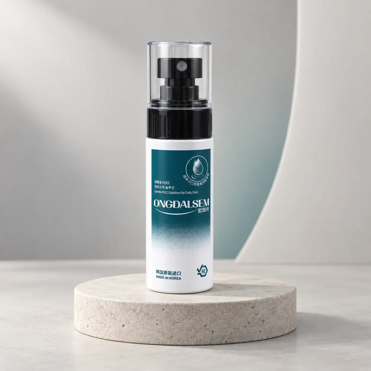 100ml white round plastic portable fine mist spray bottle with black pump head, empty refillable bottle for oral care and toner